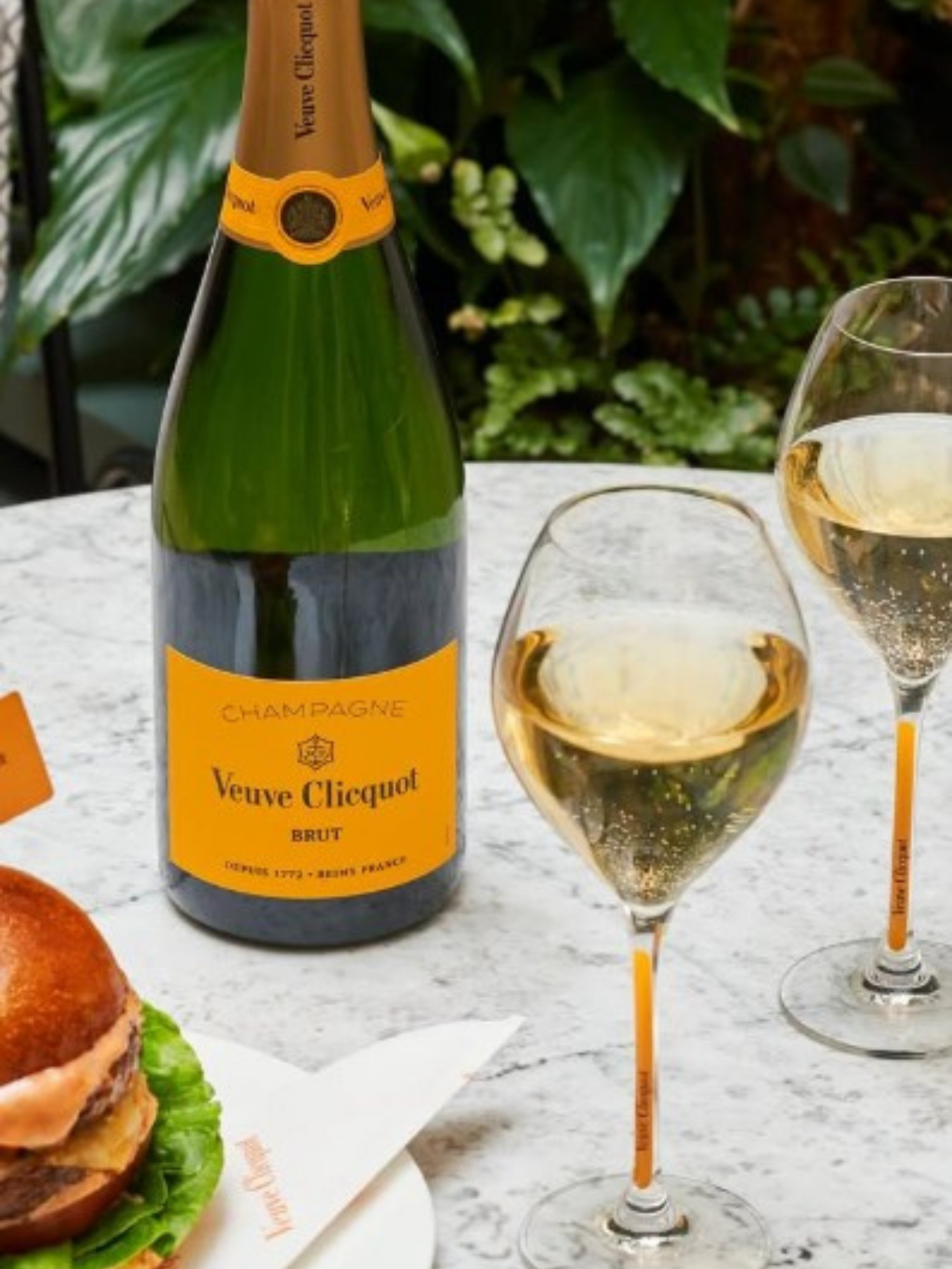 Veuve Cliqout Champagne